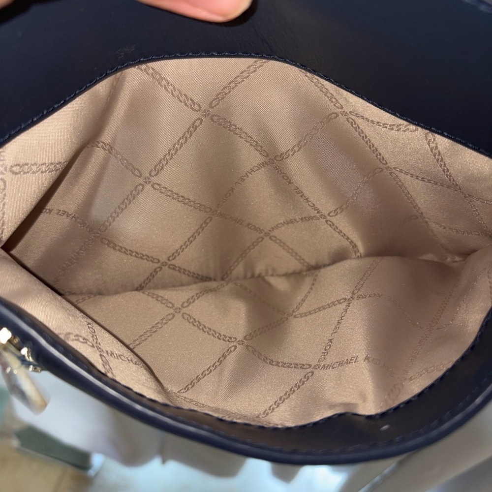 Michael Kors Bedford Legacy Leather Flap Shoulder Bag - Picture 7 of 9